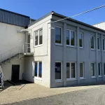 Gewerbeobjekt mit Kranhallen 5t, 8t, 10t: Außenansicht Büro – Objektwert Immobilien Consult