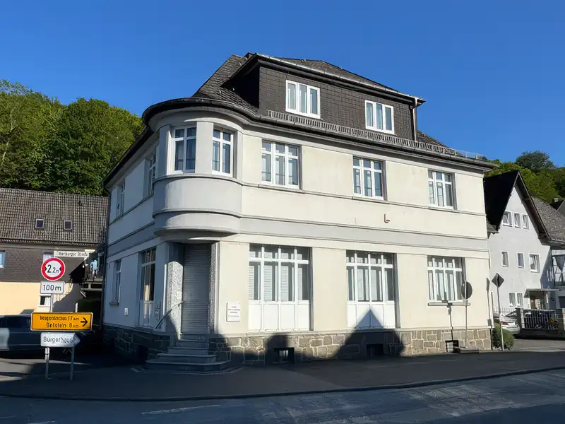 Bürohaus/Kanzlei/Praxis in Herborn: Repräsentatives Büro- und Geschäftshaus in guter Lage von Merkenbach – Objektwert Immobilien Consult Bürohaus/Kanzlei/Praxis in Herborn: Repräsentatives Büro- und Geschäftshaus in guter Lage von Merkenbach – Objektwert Immobilien Consult